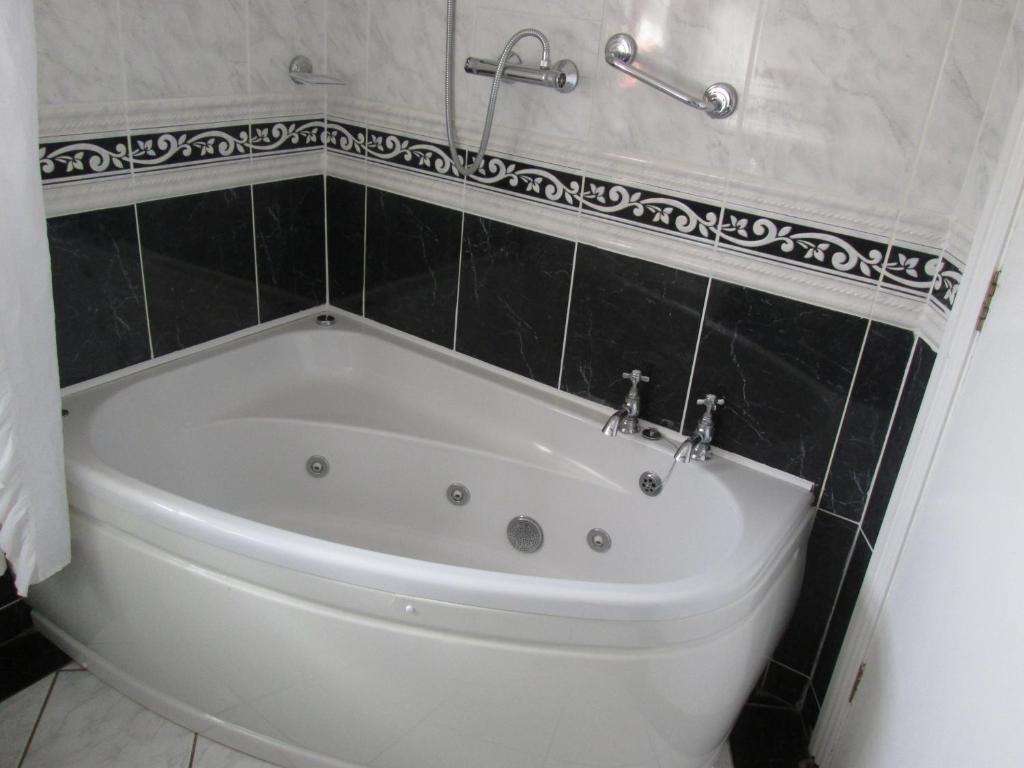 The Laurels B&B Килкенни Номер фото